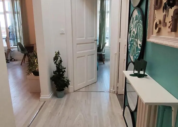 Cosy Jade T2 Bien Chauffe Quartier Chateau *